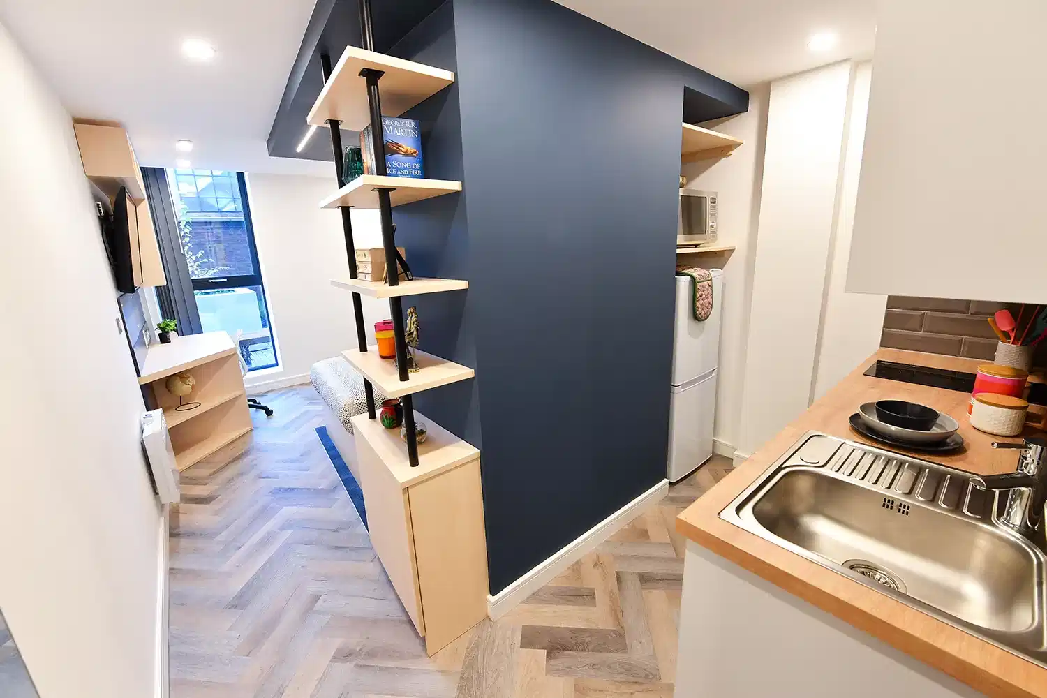 Deluxe - Kitchen