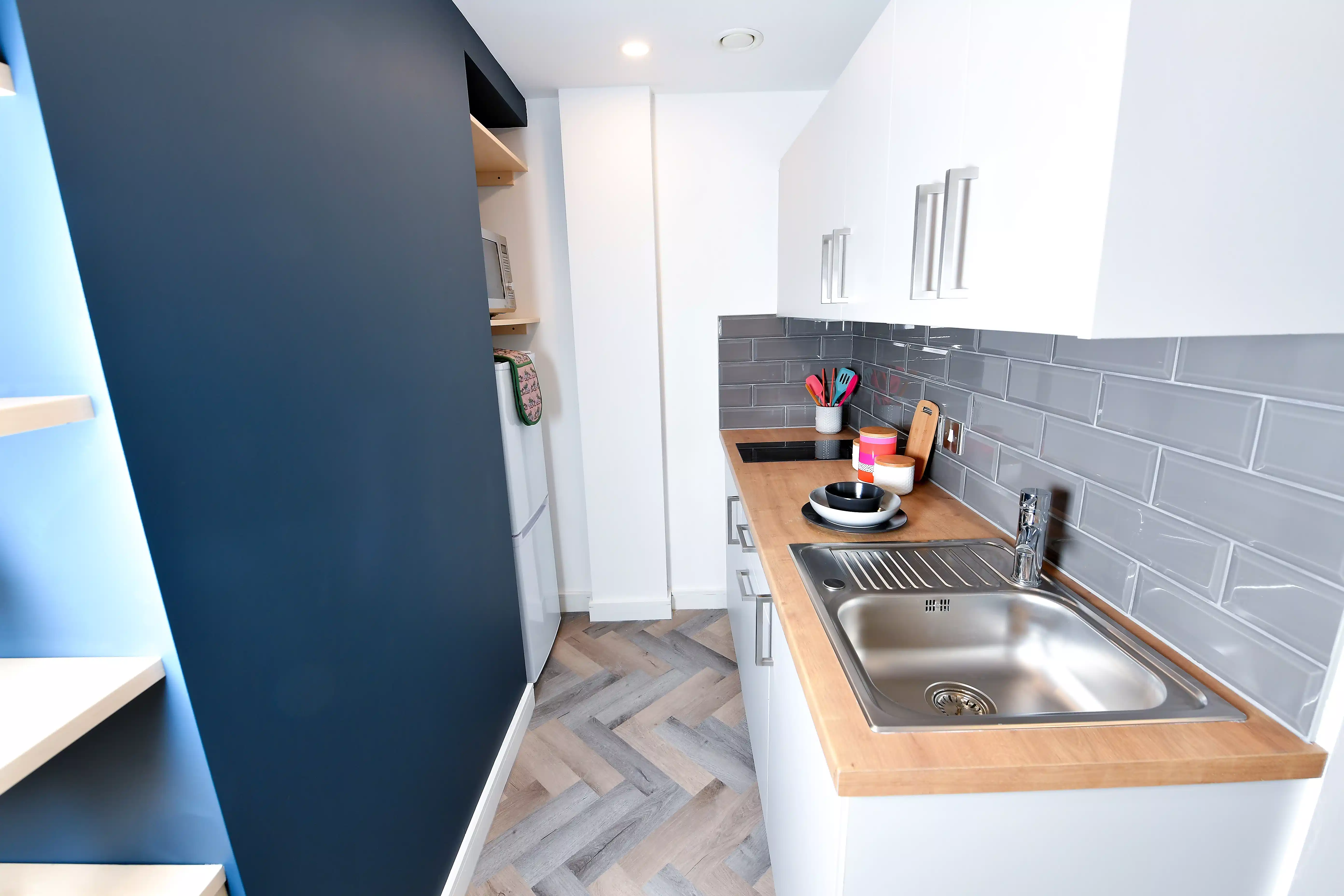 Deluxe - Kitchen