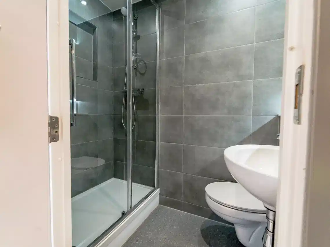 Premium Ensuite - Bathroom