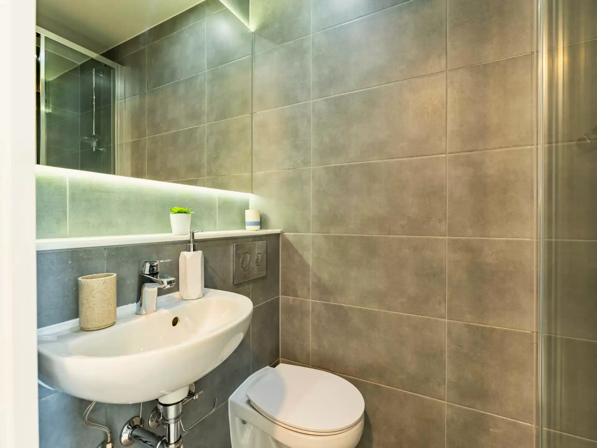 Deluxe Studio - Bathroom