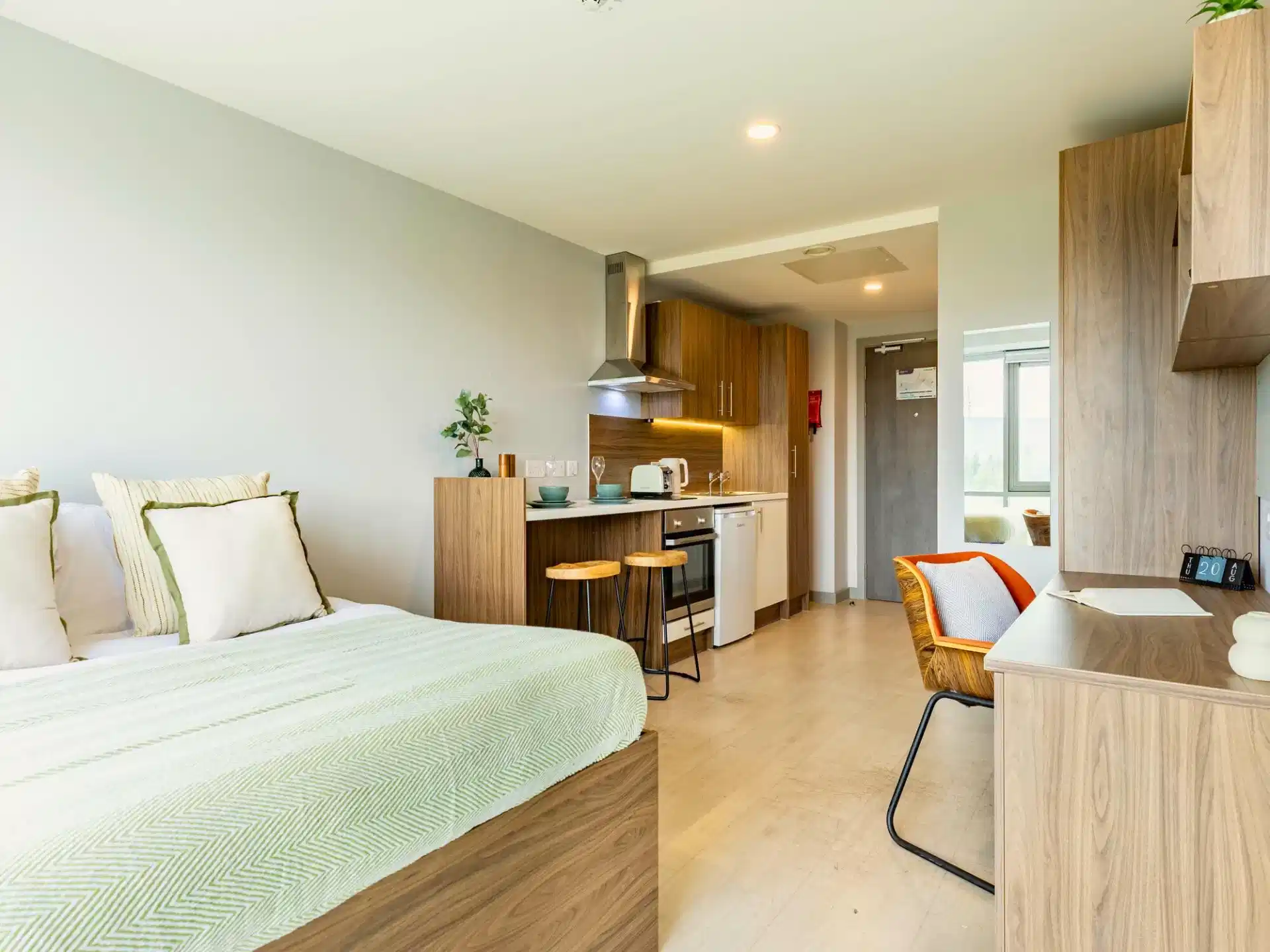 Deluxe Studio - Bedroom