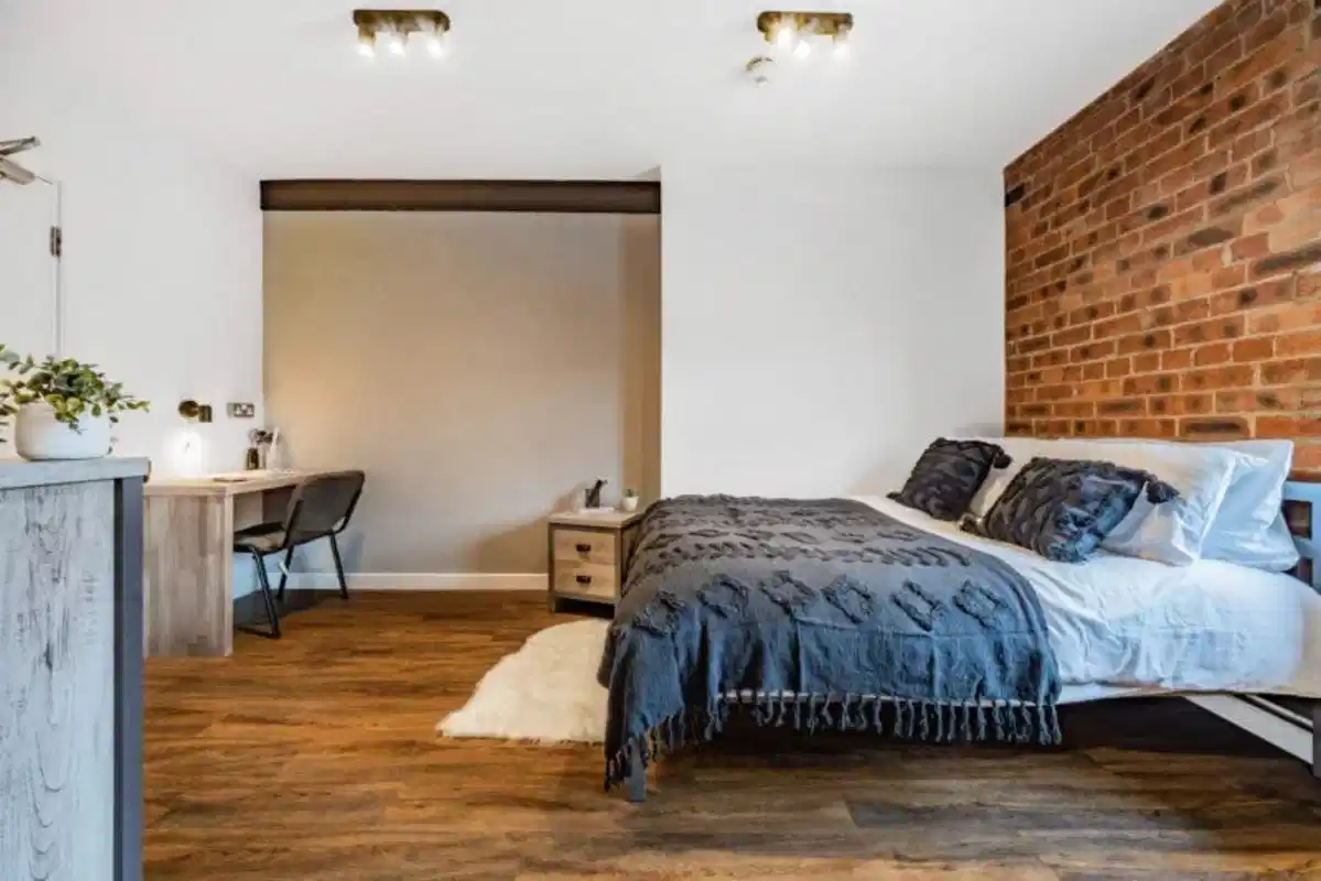 Silver Studio - Bedroom