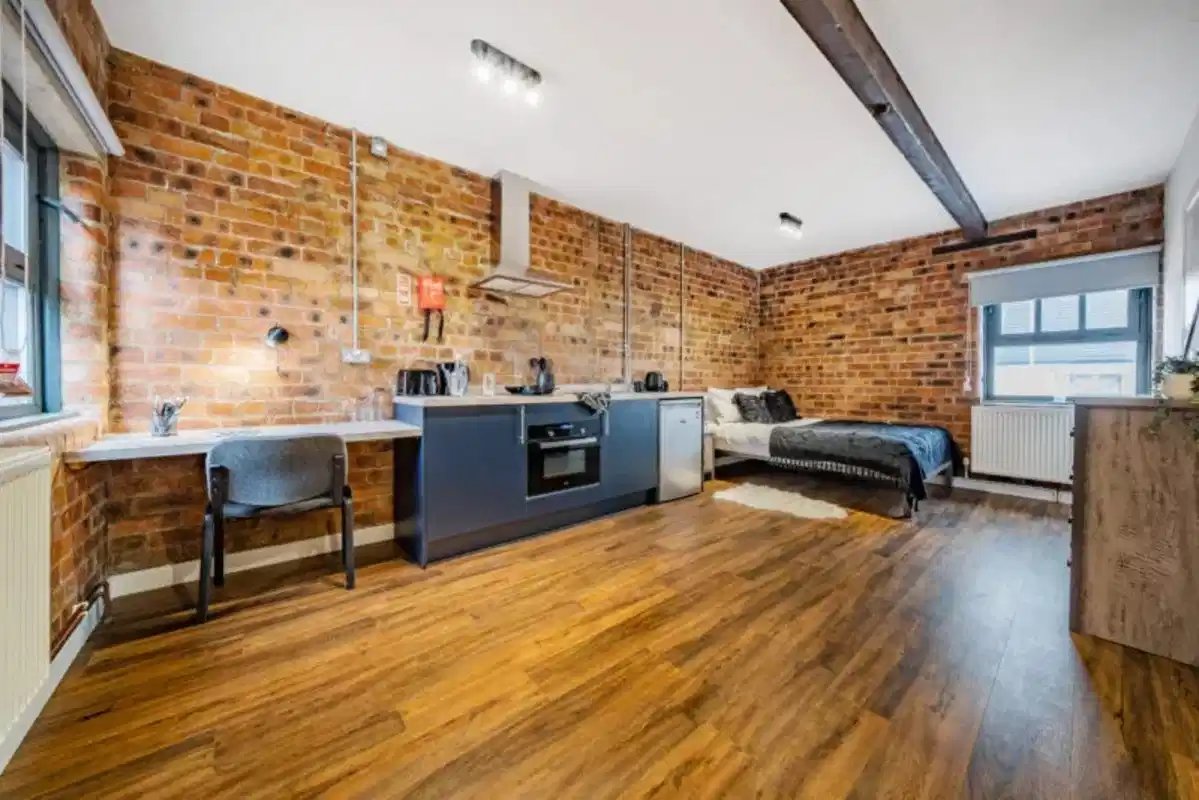 Gold Studio - Bedroom