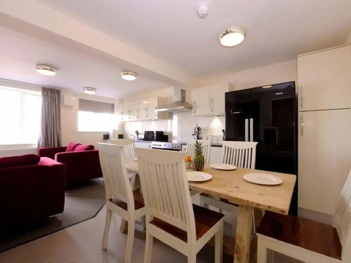 Ensuite Bedroom - Common Area