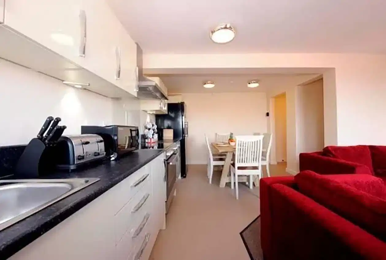 Ensuite Bedroom - Common Area