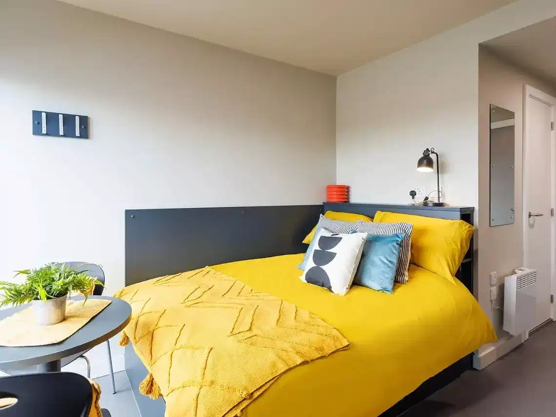 1st Floor Studio - Bedroom