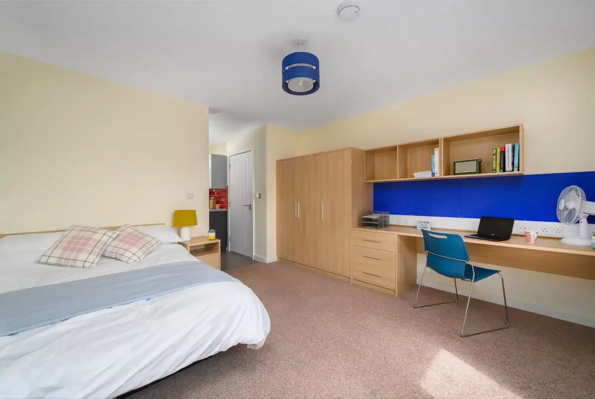 1 Deluxe Room - Bedroom