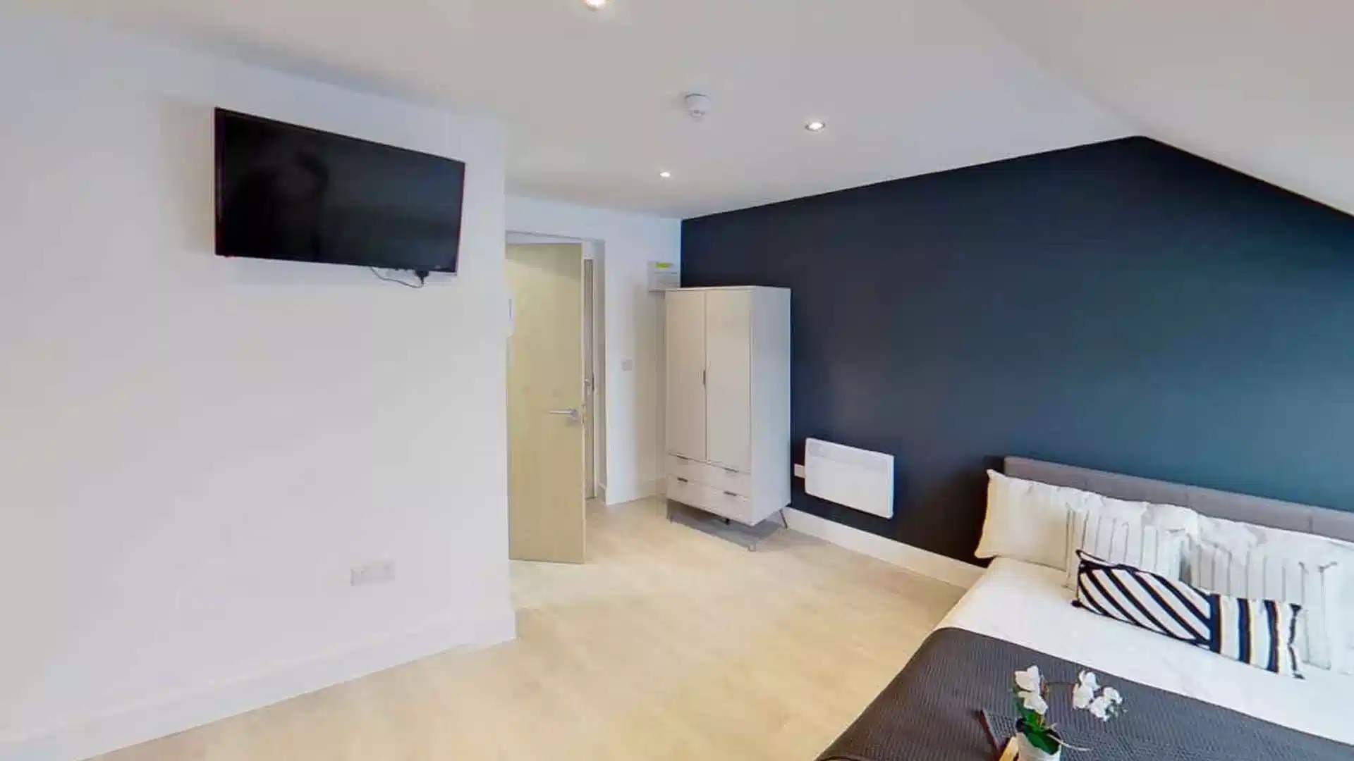 Skyview Studio - Bedroom