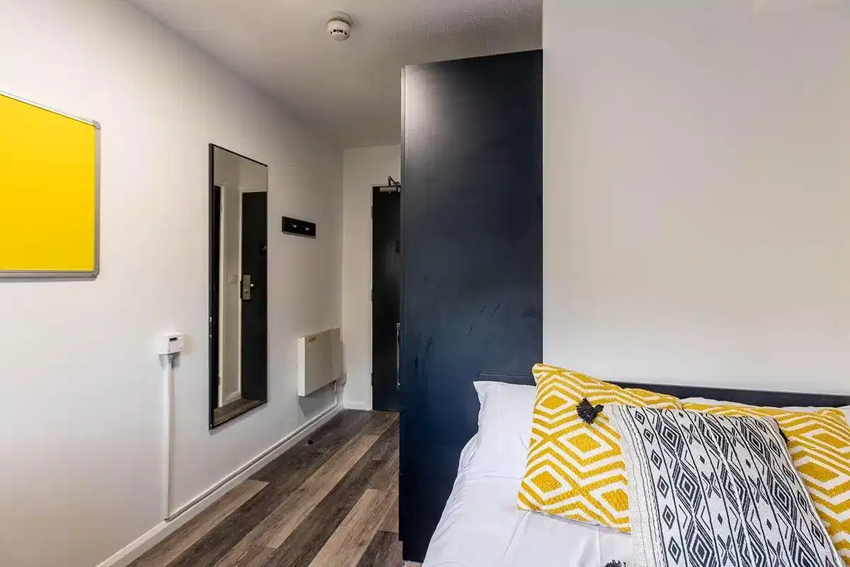 Premium Ensuite - Bedroom