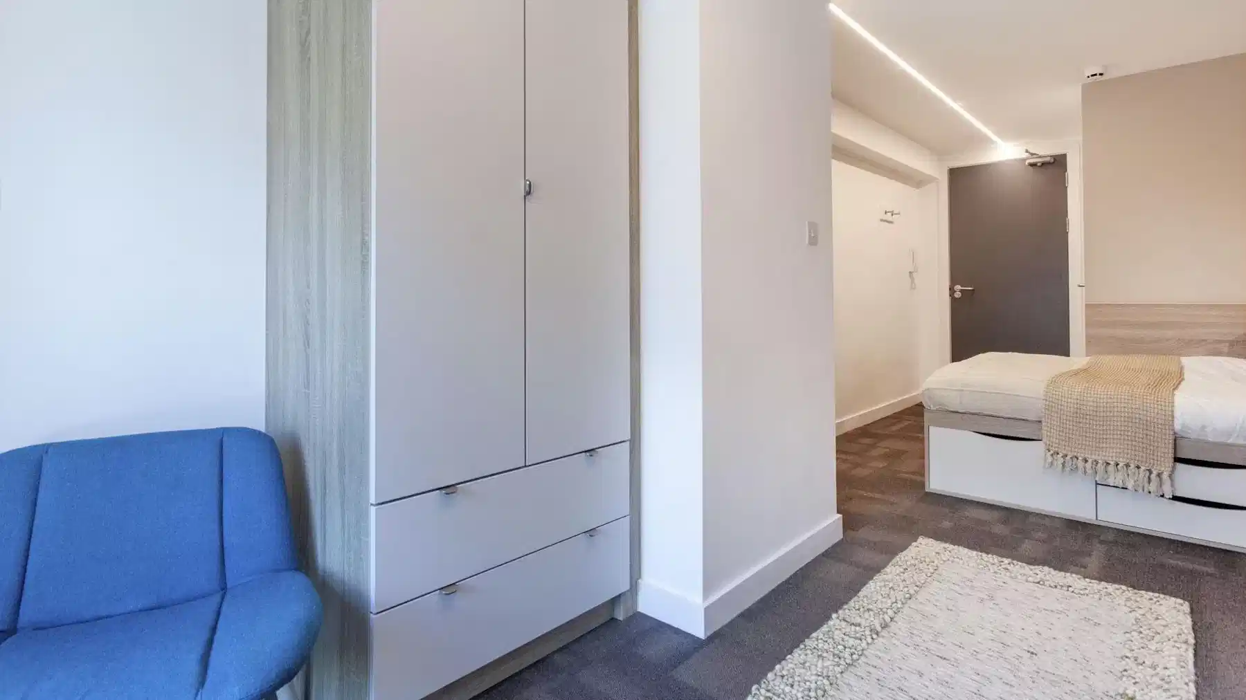 Deluxe Single Ensuite - Bedroom