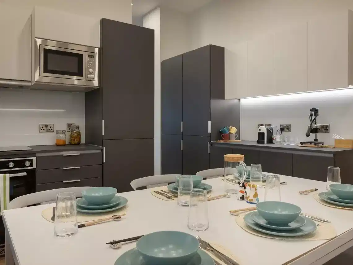 Standard Ensuite - Kitchen