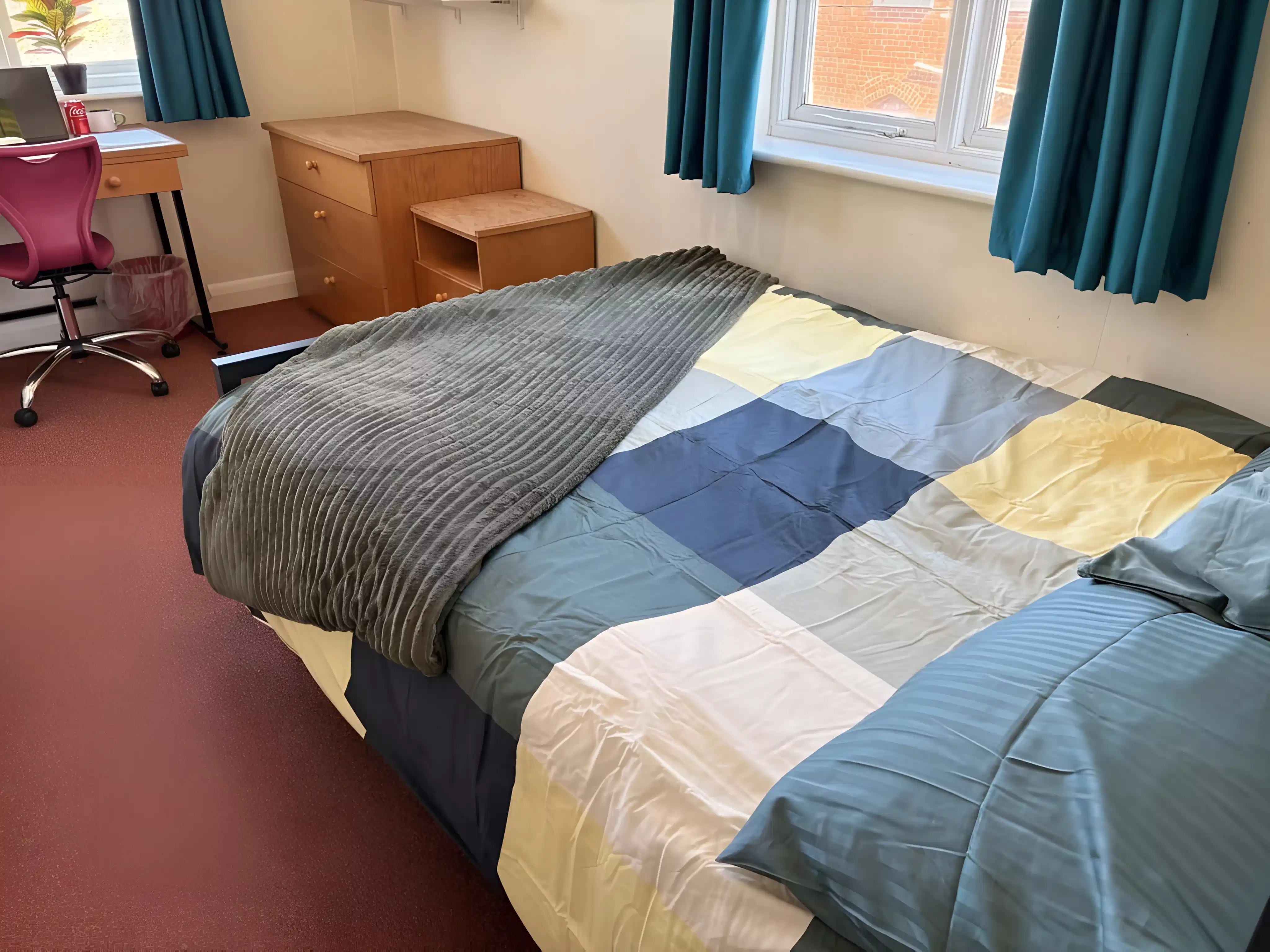 Deluxe En-Suite - Bedroom