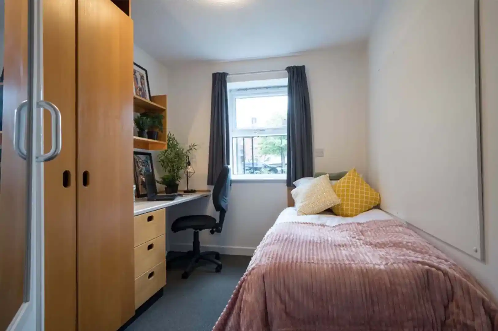 Standard Ensuite - Bedroom