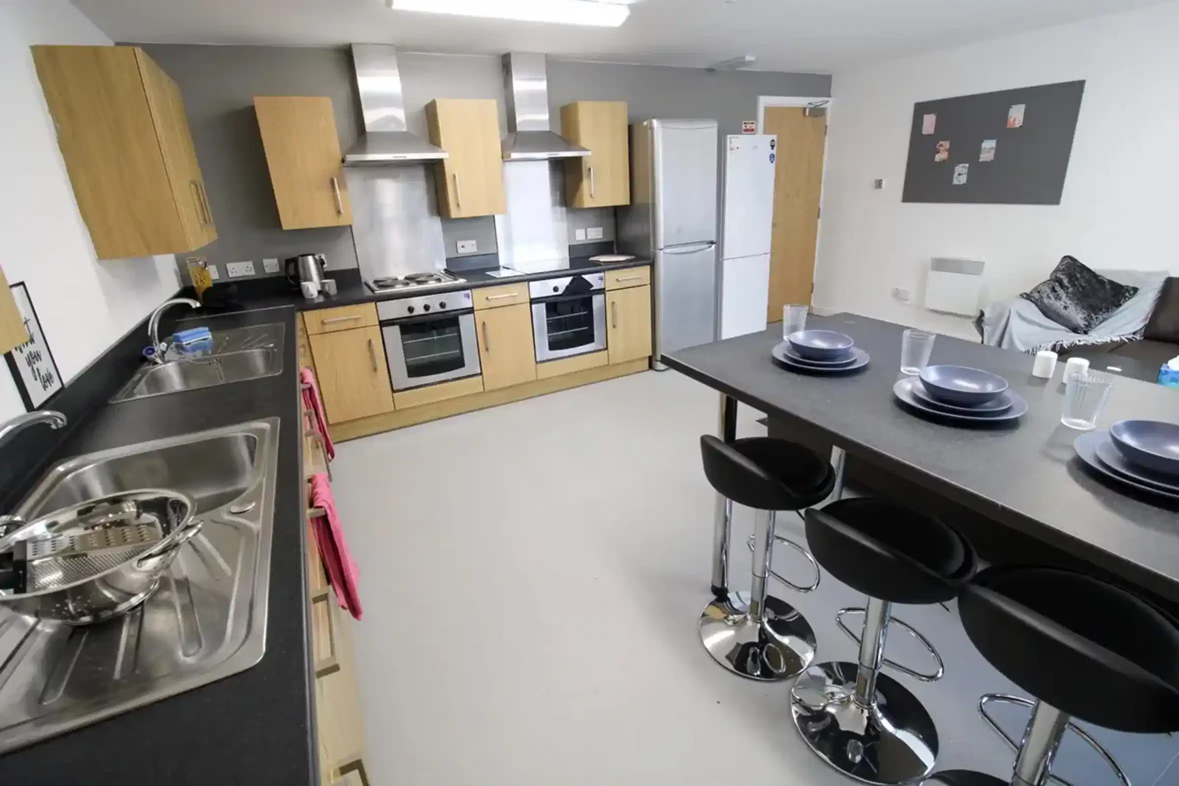 Non Ensuite - Gold - Kitchen