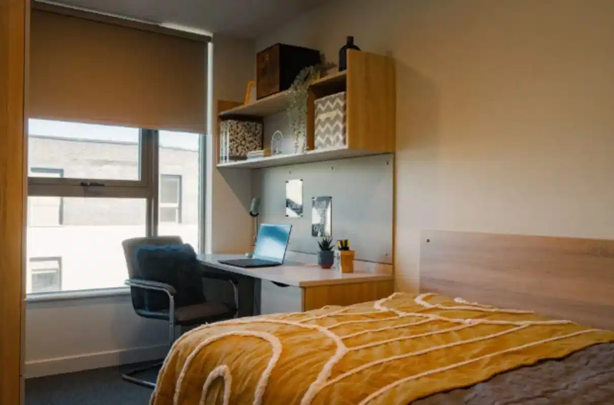 Silver Ensuite - Low Floor - Bedroom