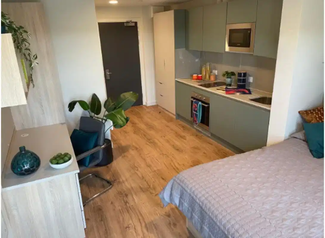 Silver Studio - Low Floor - Bedroom