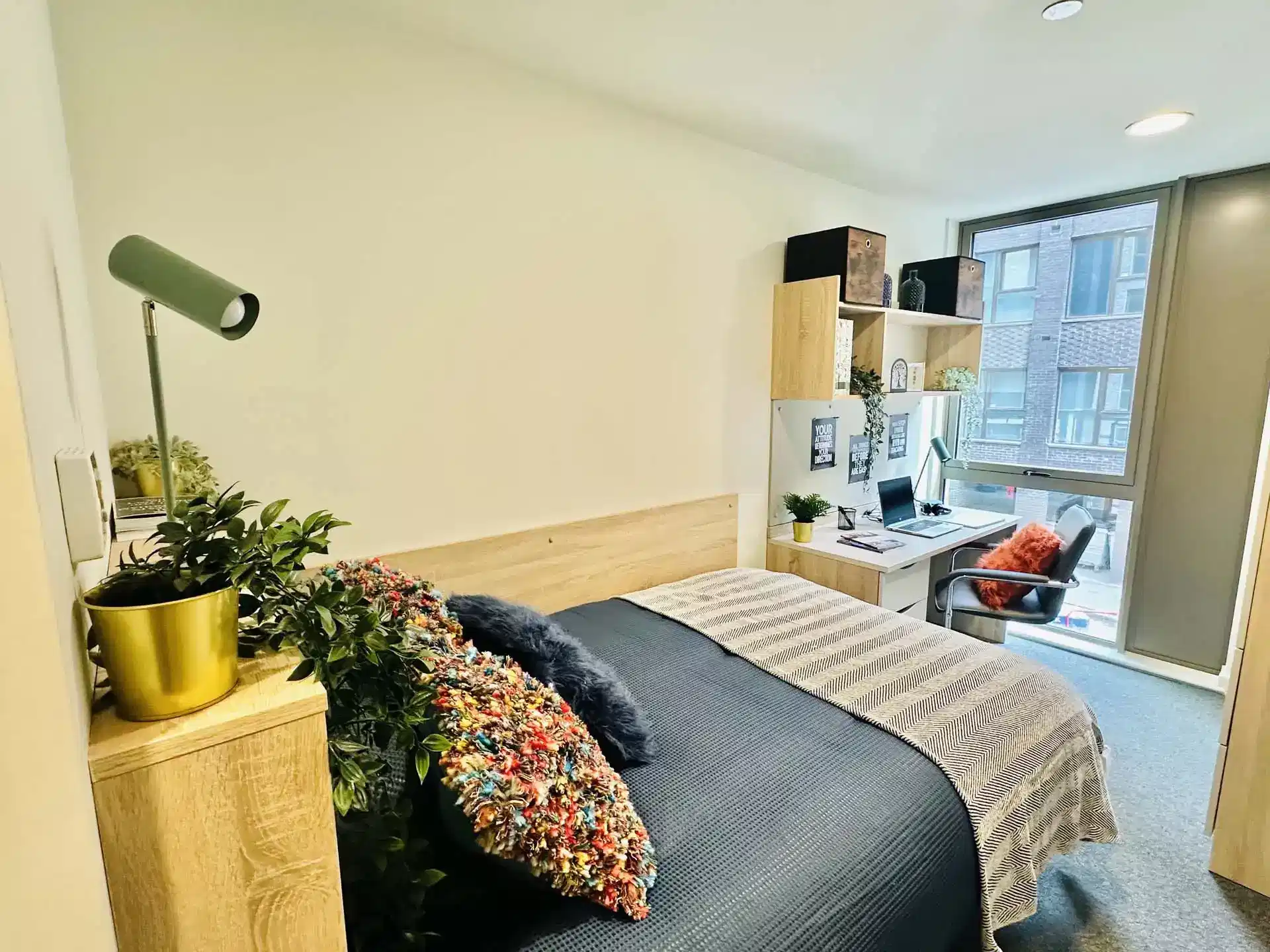 Silver Ensuite - Mid Floor - Bedroom