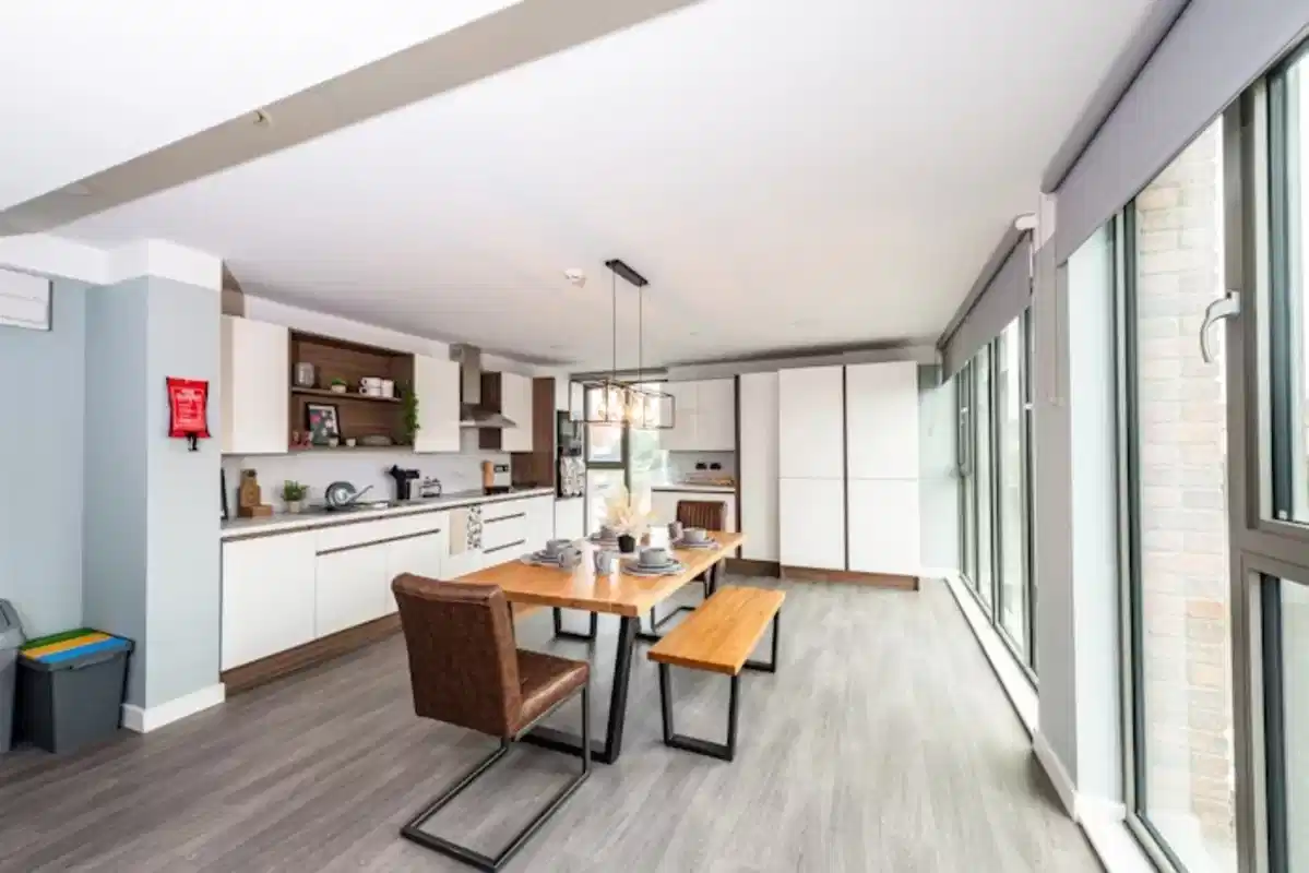 Ensuite Gold - Kitchen