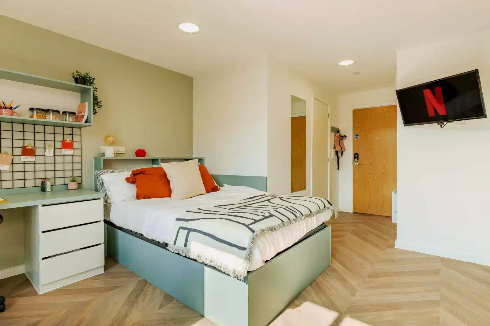 Bronze Studio - Bedroom
