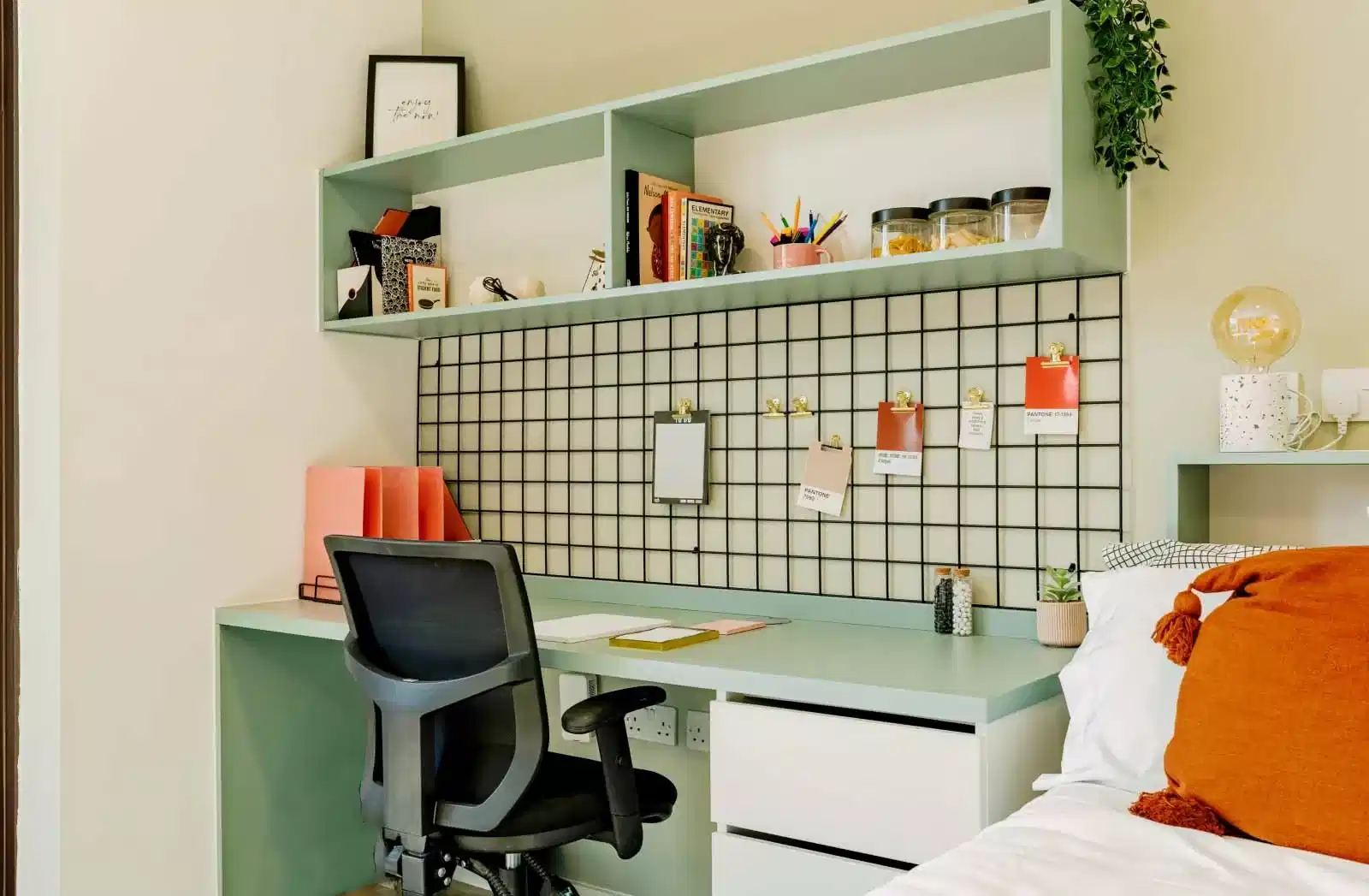 Bronze Studio - Bedroom