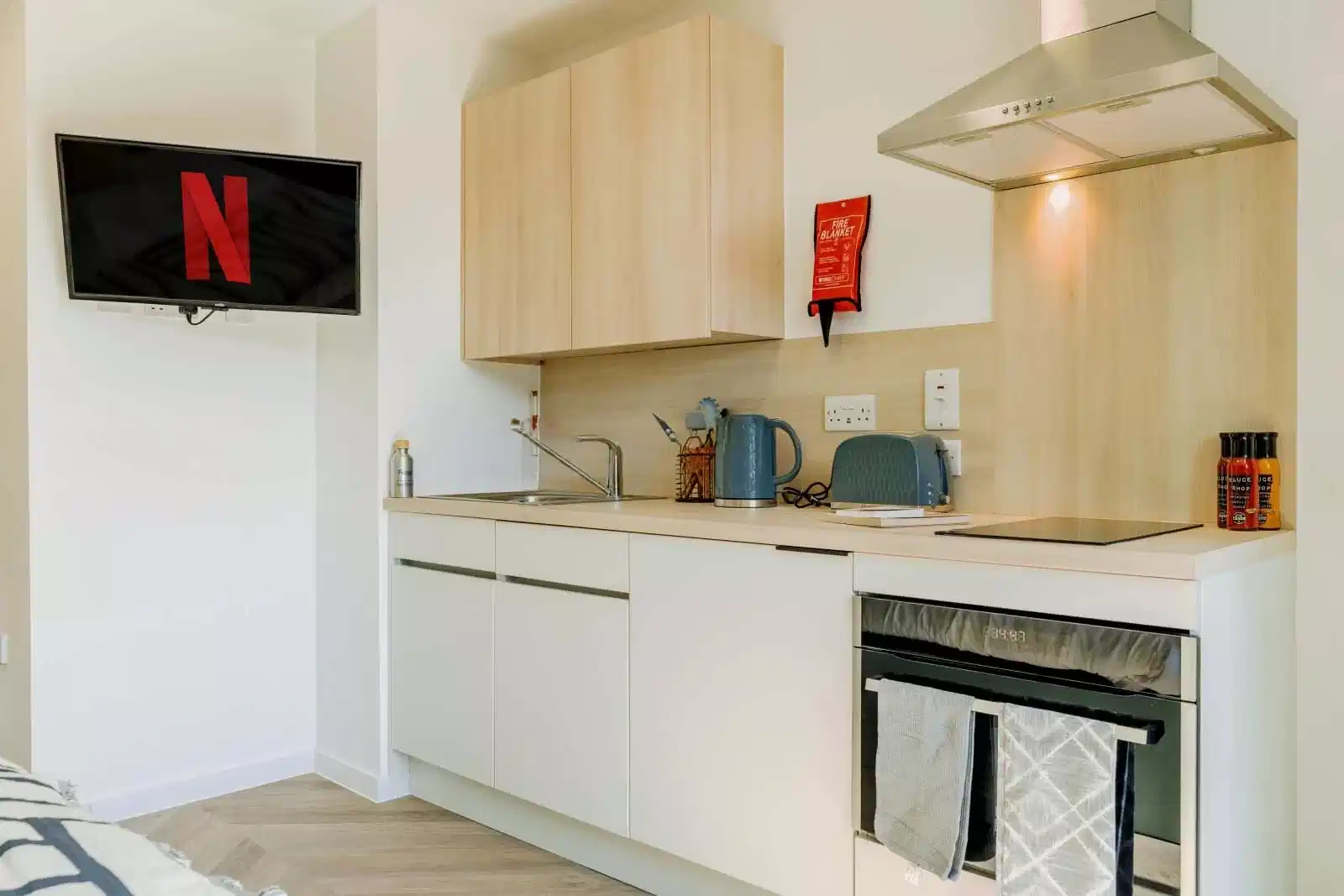 Bronze Studio - Kitchen