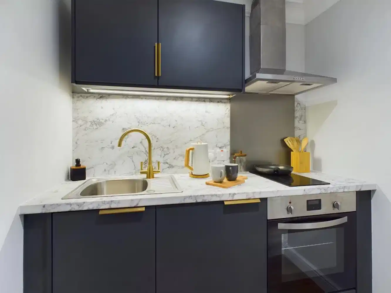 Classic Plus Studio - Kitchen