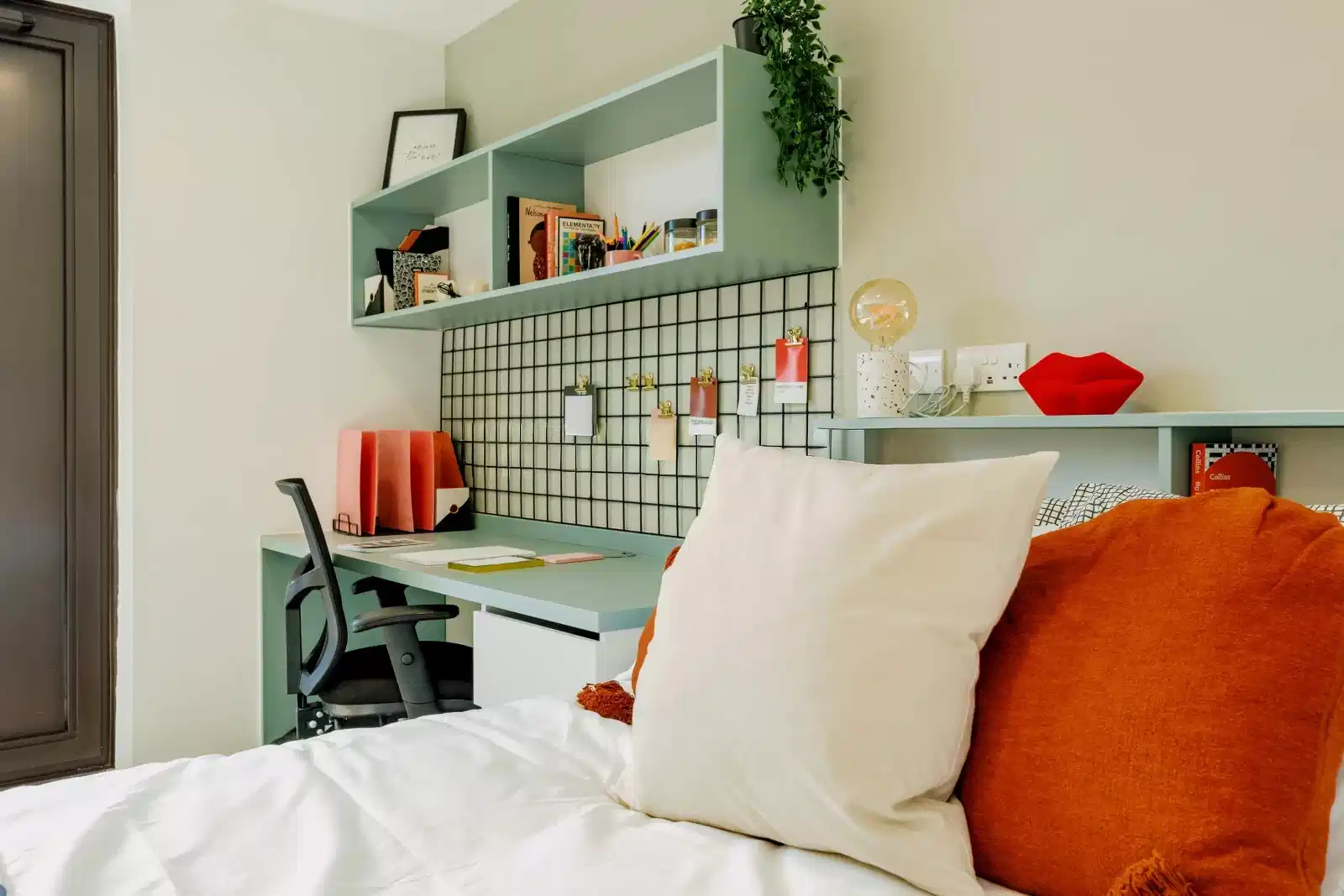Gold Studio - Bedroom