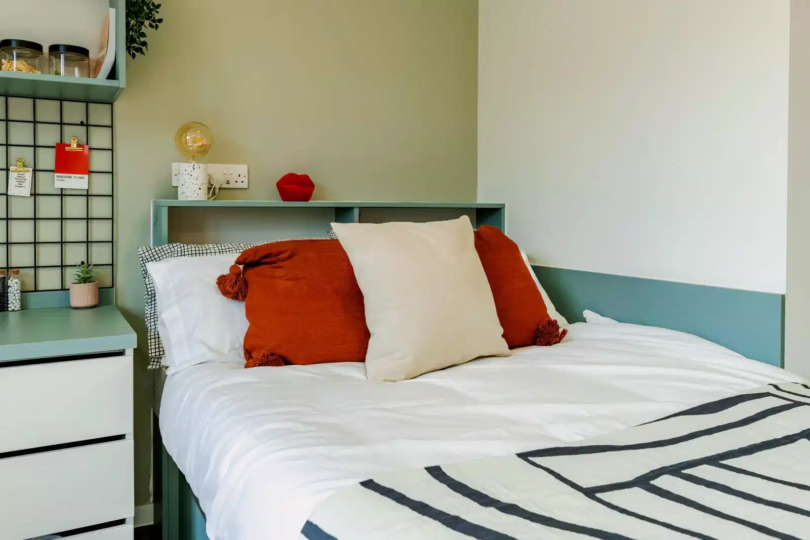 Gold Studio - Bedroom