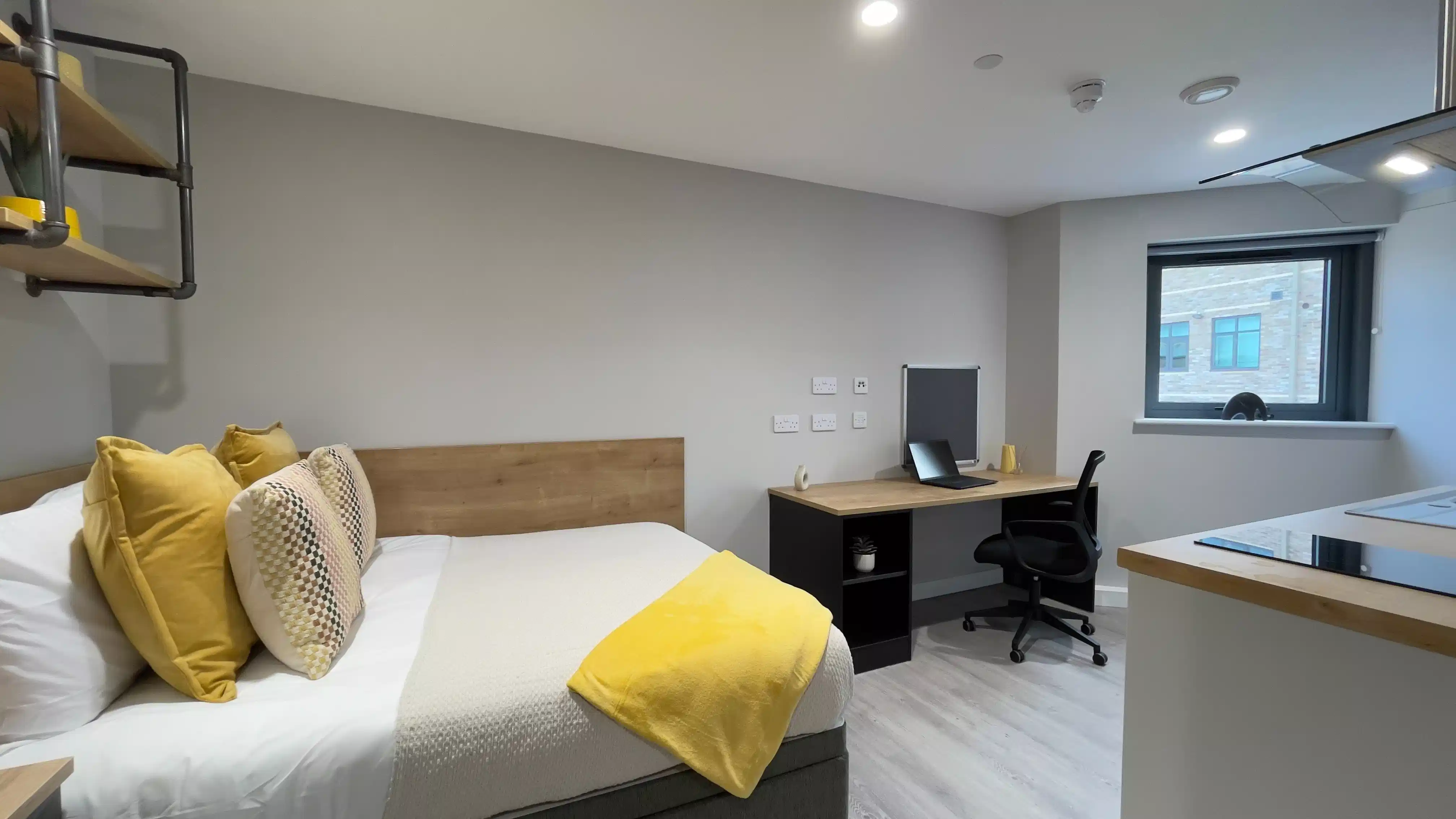 Platinum Studio - Bedroom