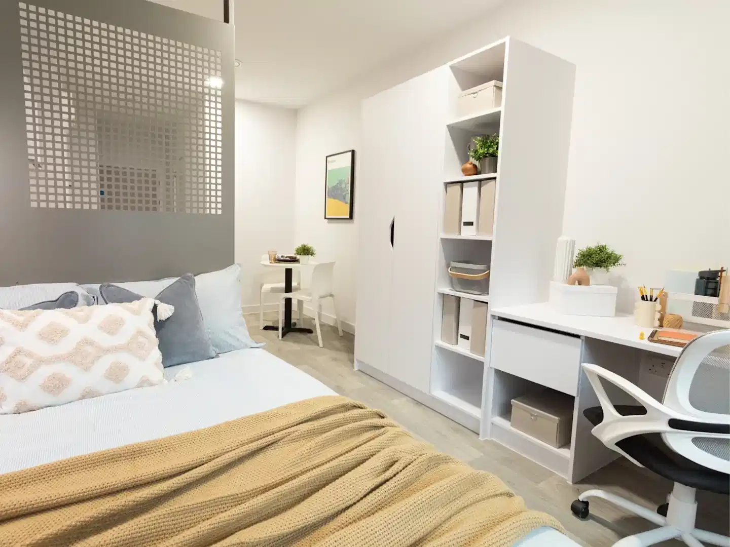 Deluxe Studio - Bedroom