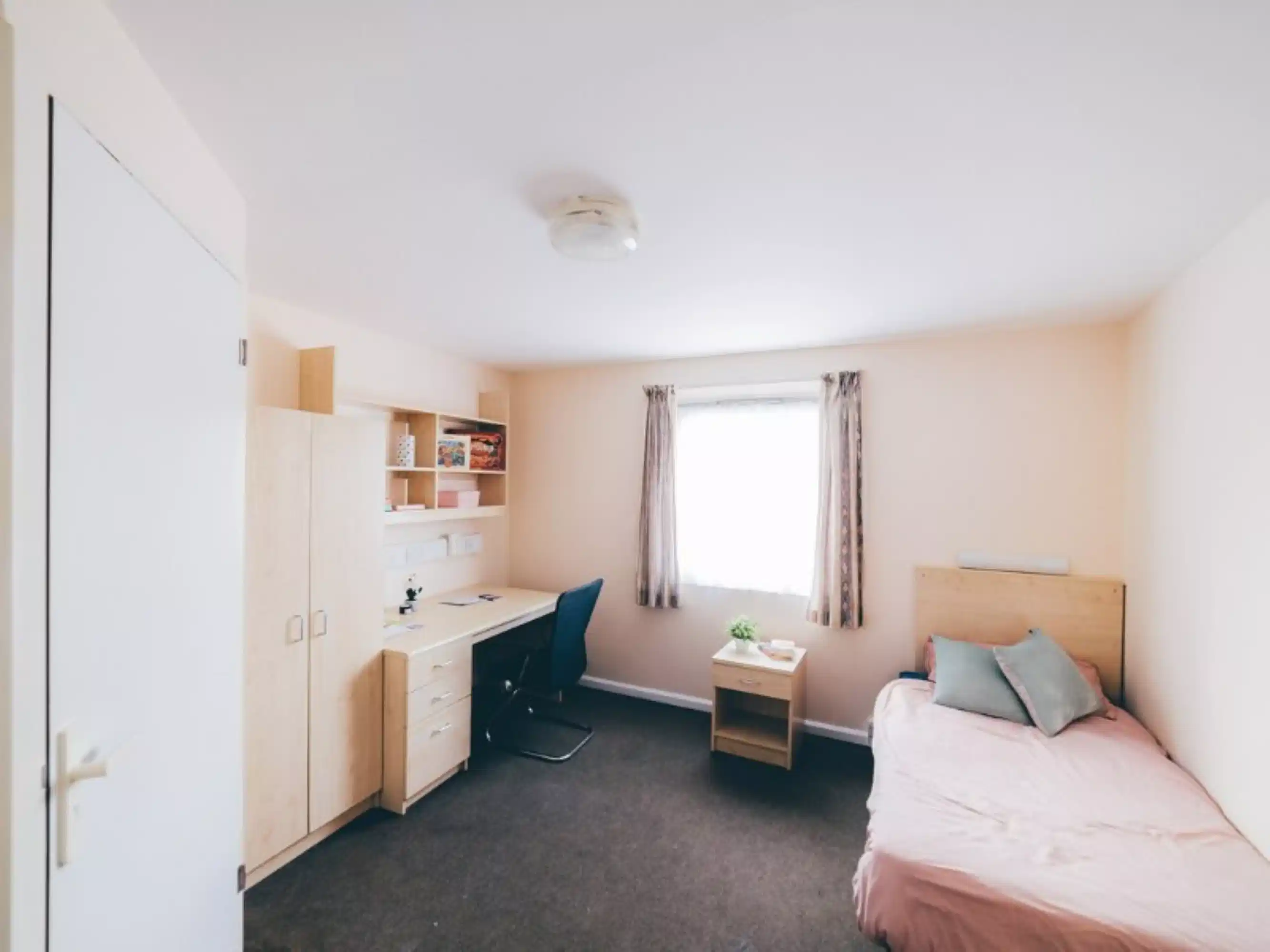 Single Ensuite Rooms - Bedroom
