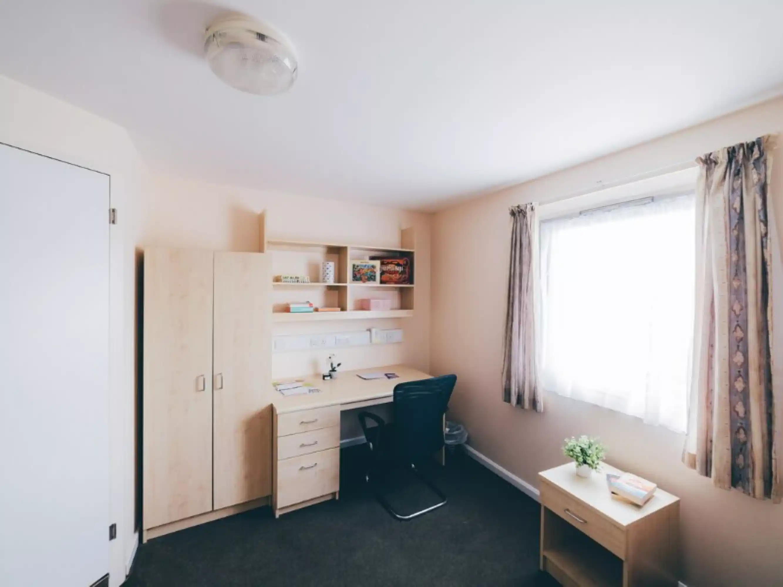 Single Ensuite Rooms - Amenities