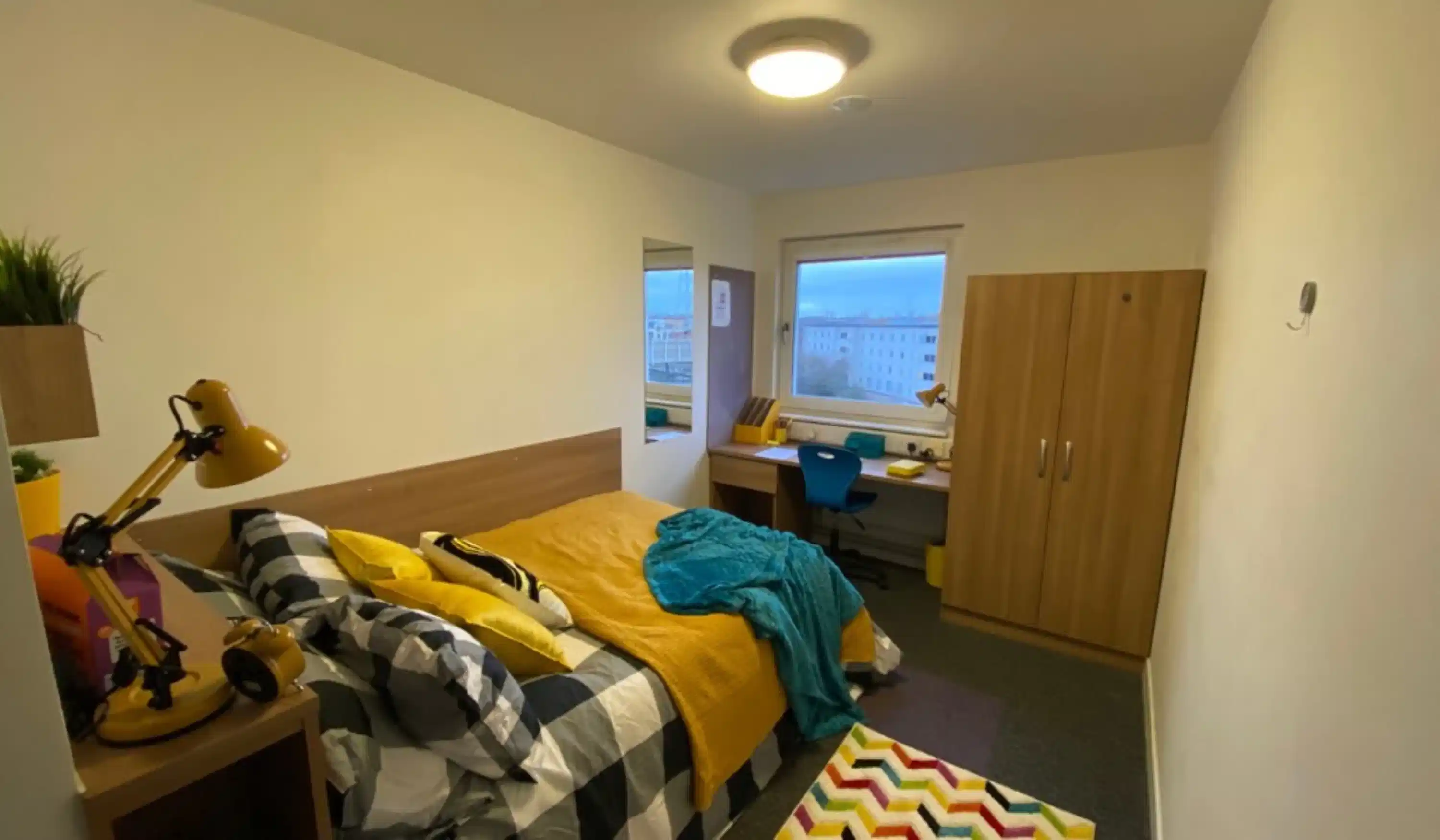 Single Ensuite Premium Rooms - Bedroom