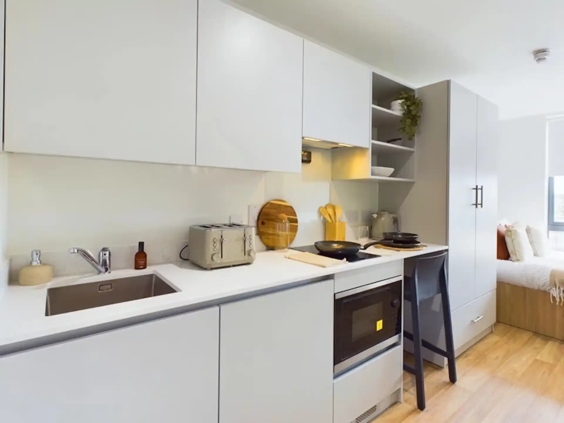 Premium Studio - Kitchen