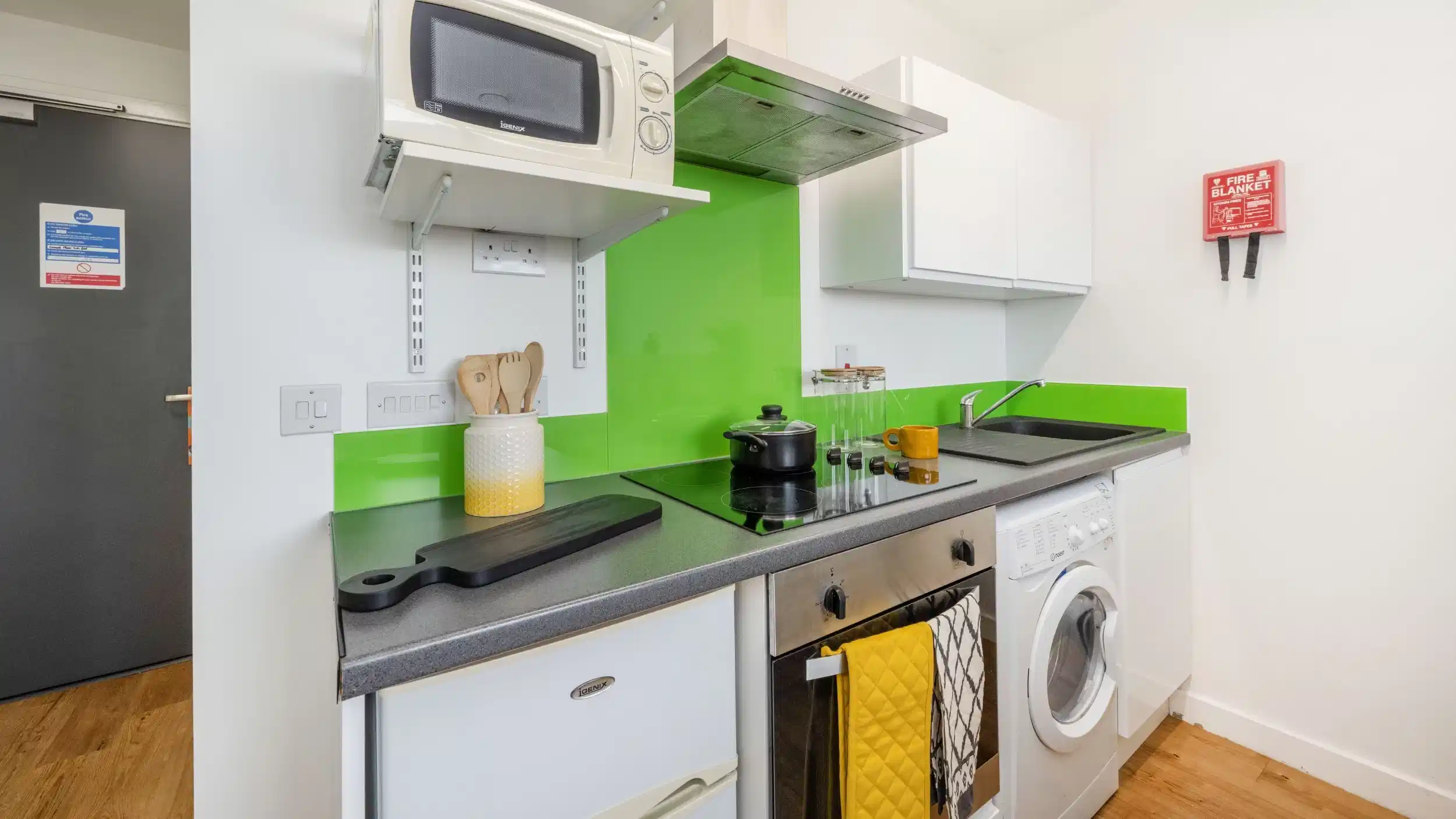 Classic Plus Studio - Kitchen