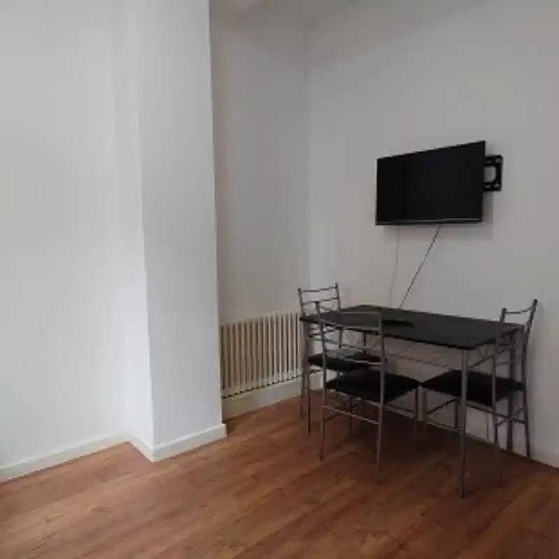 Standard Plus 3 And 4 Bedroom Apartment - Amenities