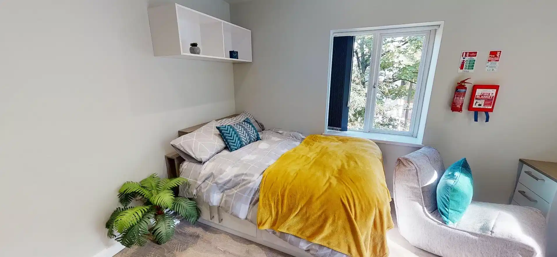 Large Premier Studios - Bedroom