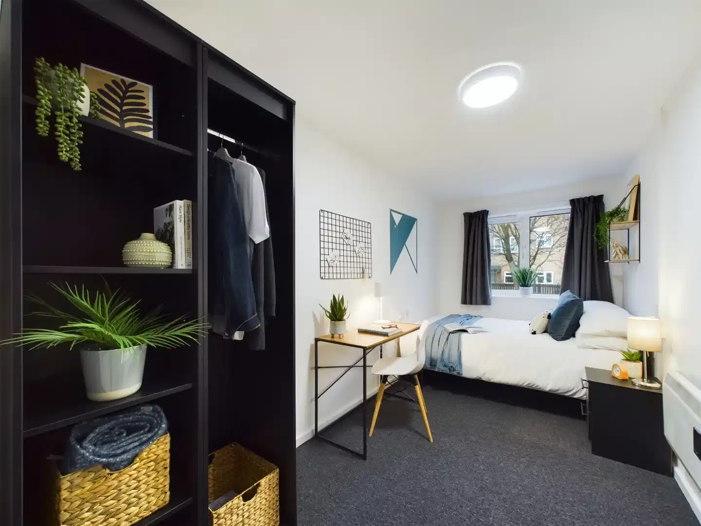 4 Bedroom House - Bedroom