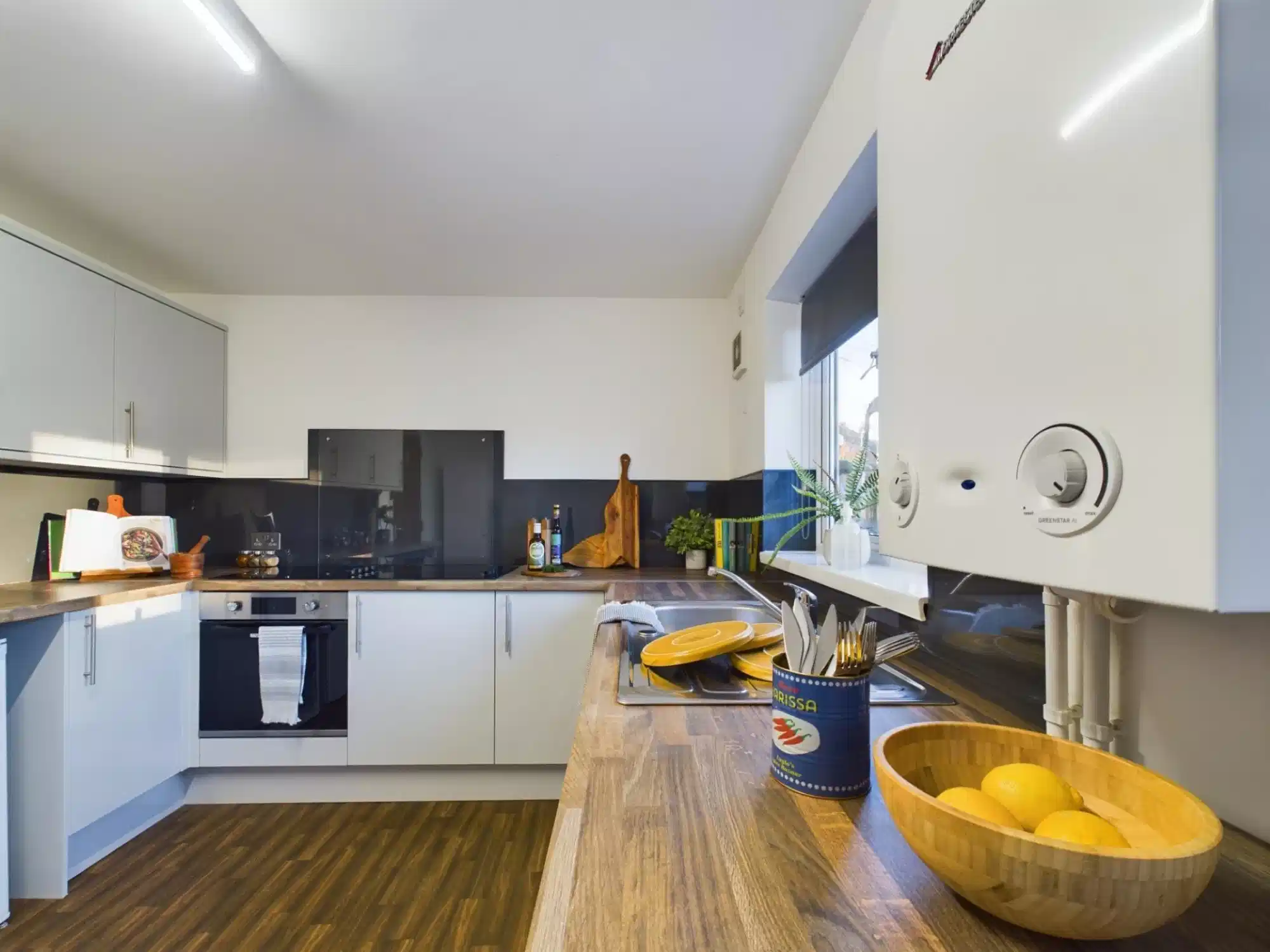 6 Bedroom House - Kitchen