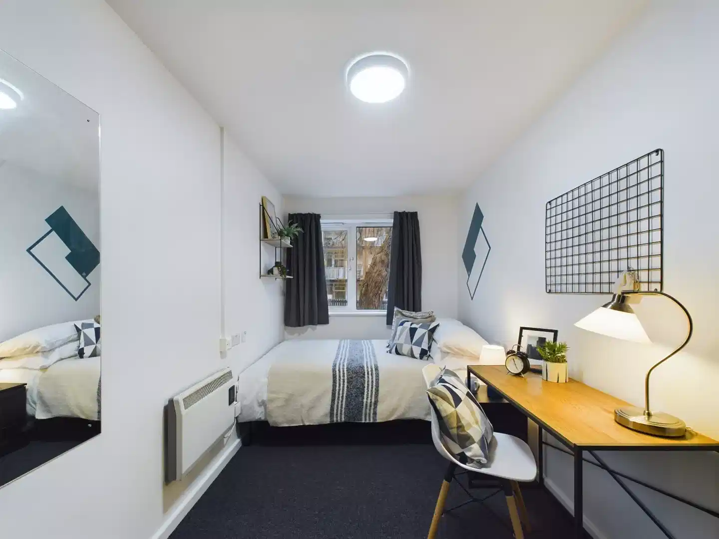 4 Bedroom House - Bedroom