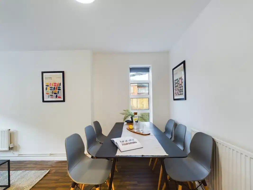 6 Bedroom House - Amenities