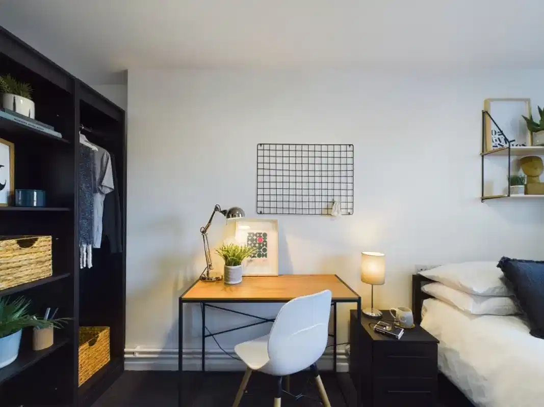 6 Bedroom House - Amenities