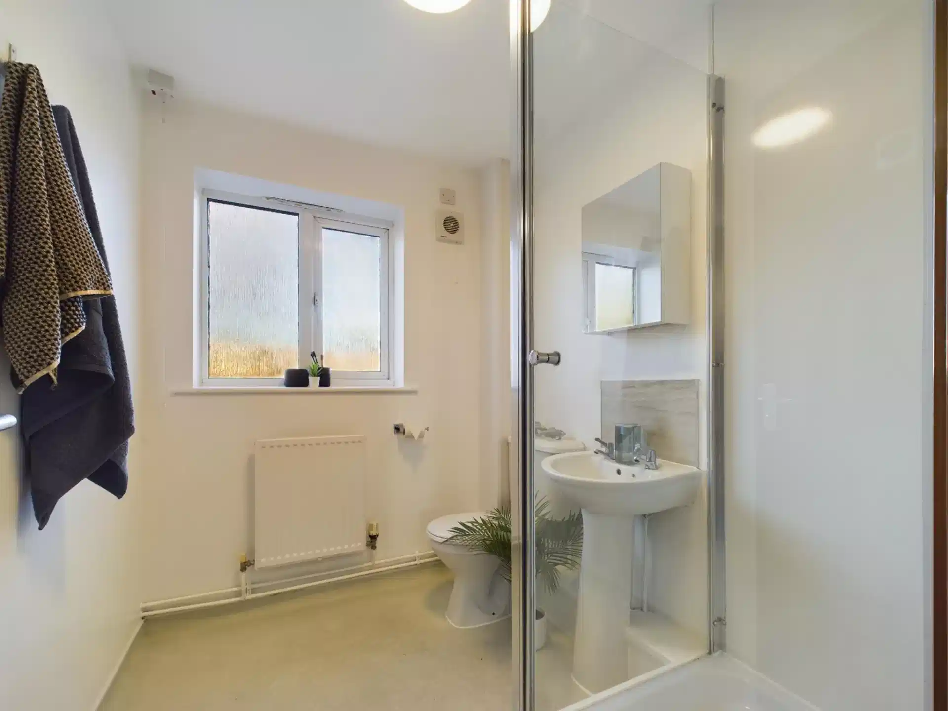 4 Bedroom House - Bathroom