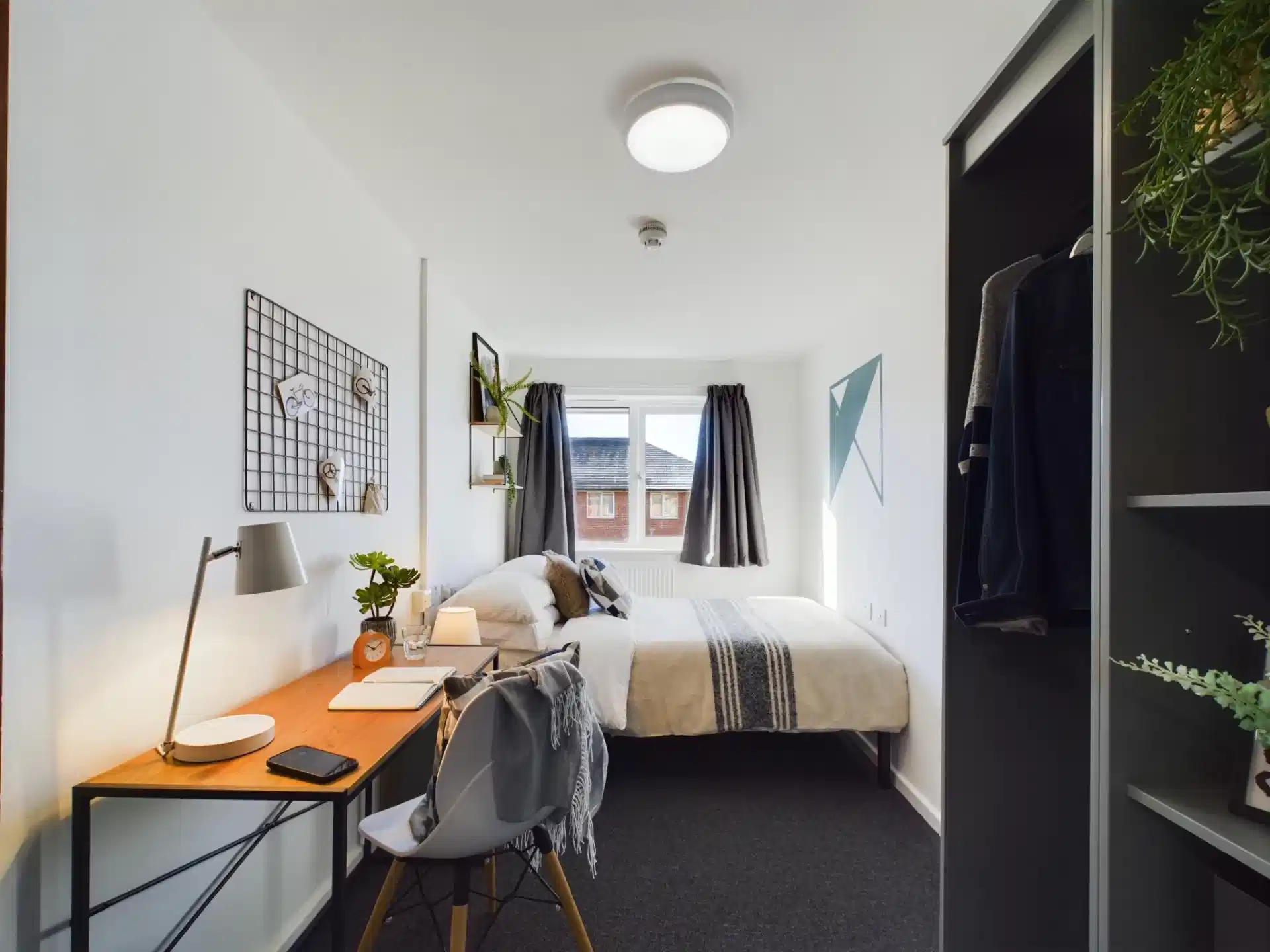 4 Bedroom House - Bedroom