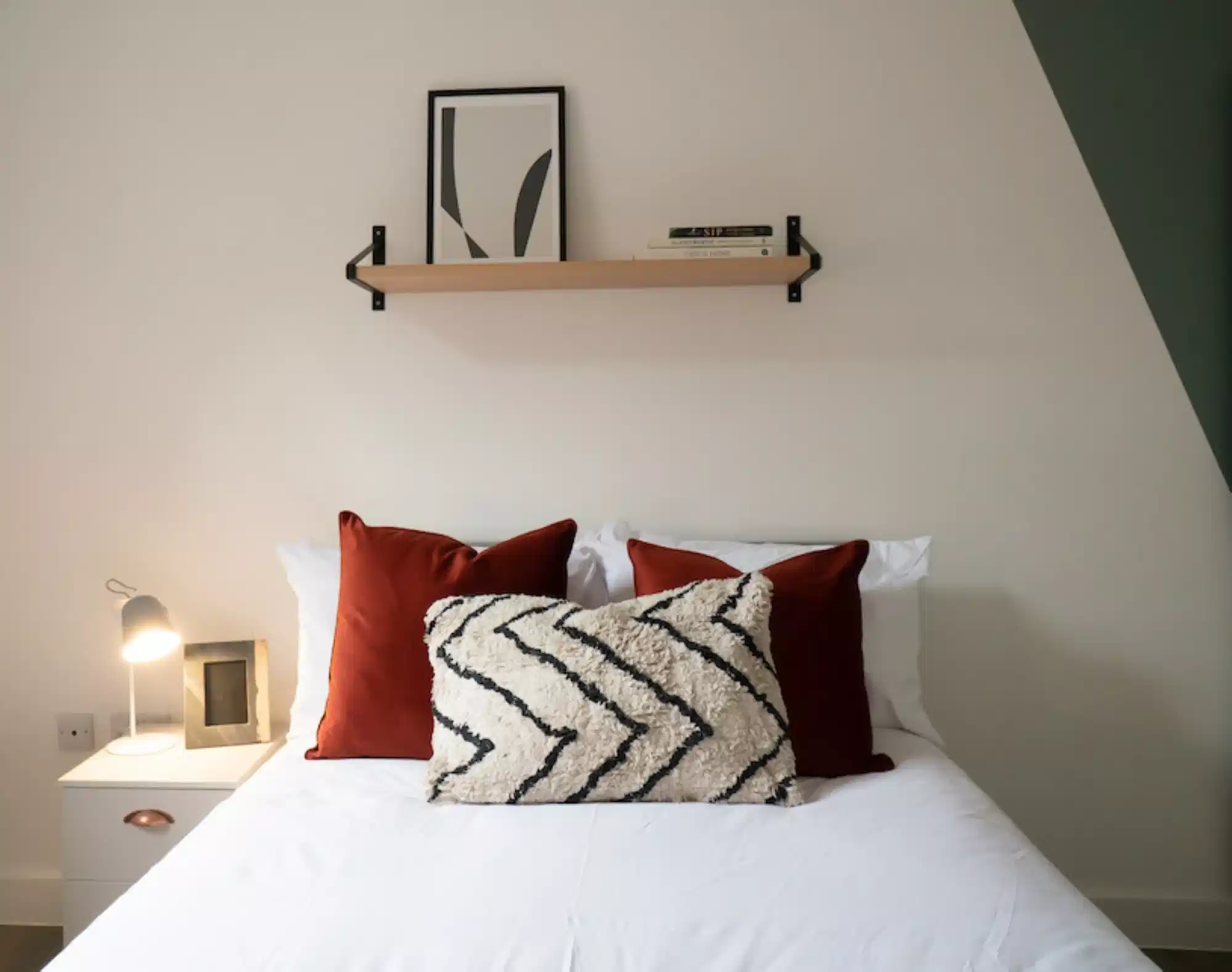 5 Bedroom House - Bedroom