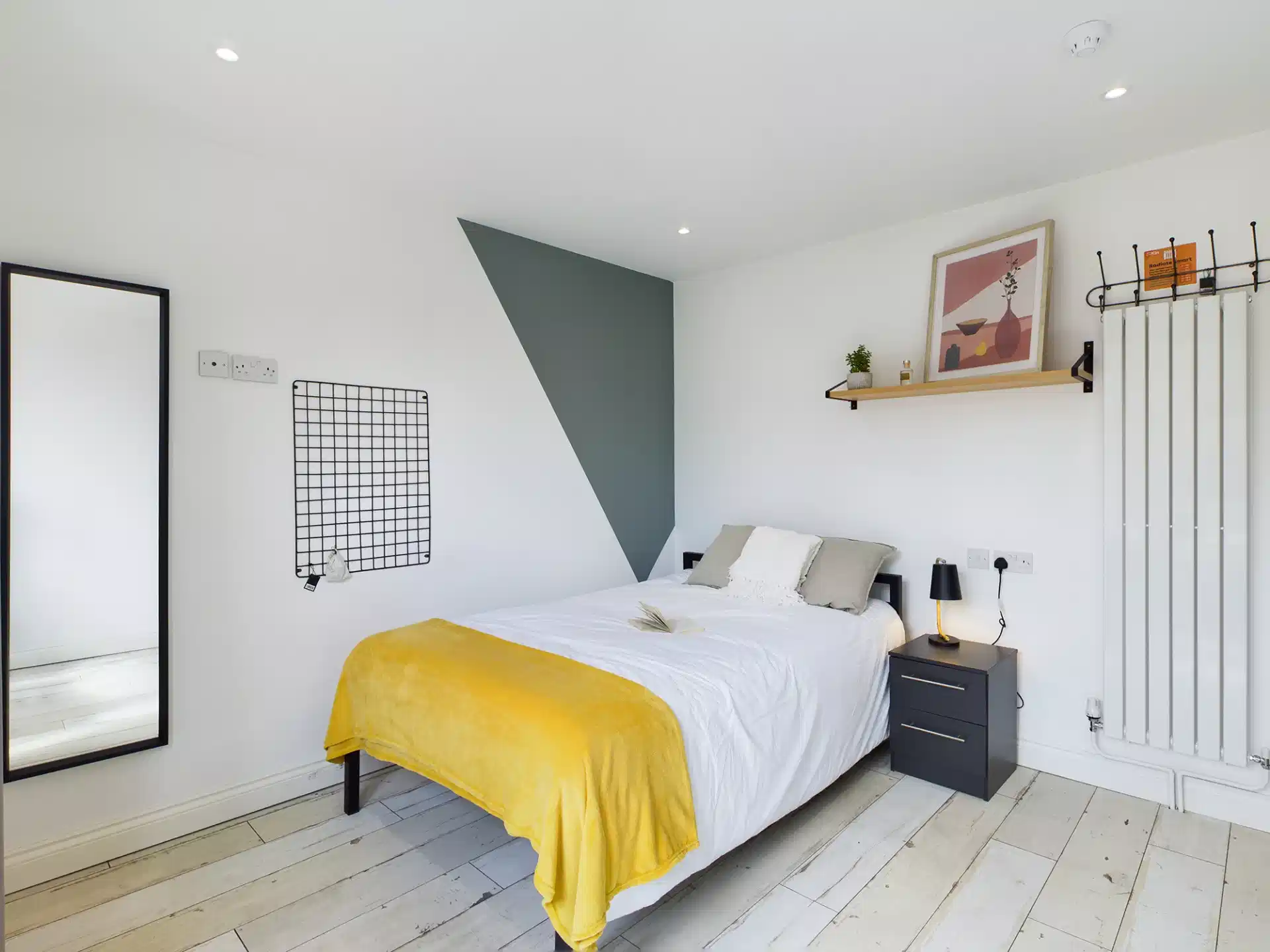 7 Bedroom House - Bedroom