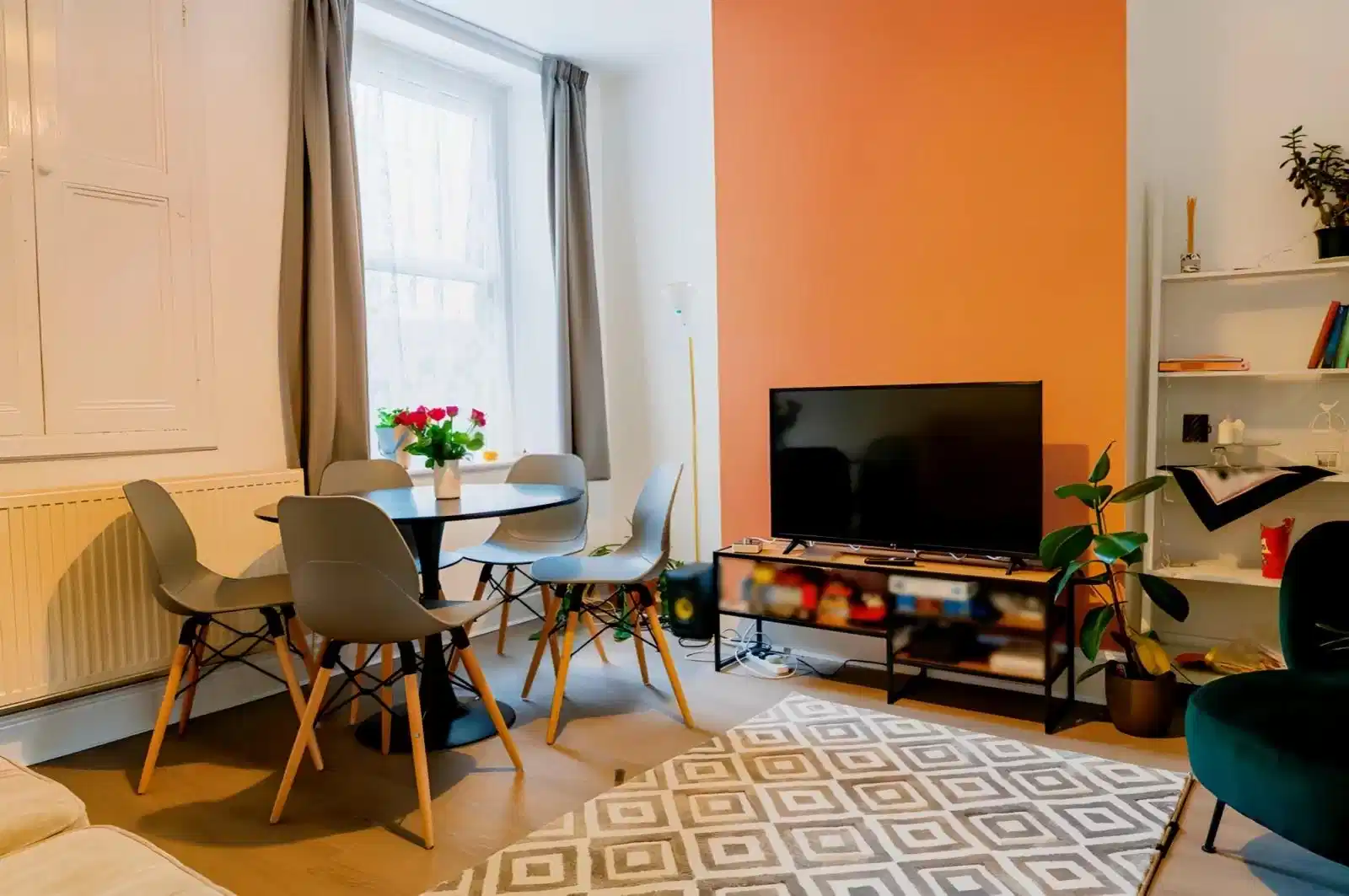 5 Bedroom House - Common Area