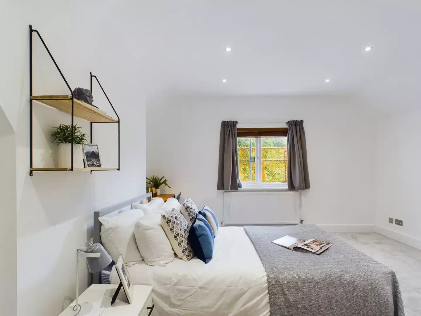 7 Bedroom House - Bedroom