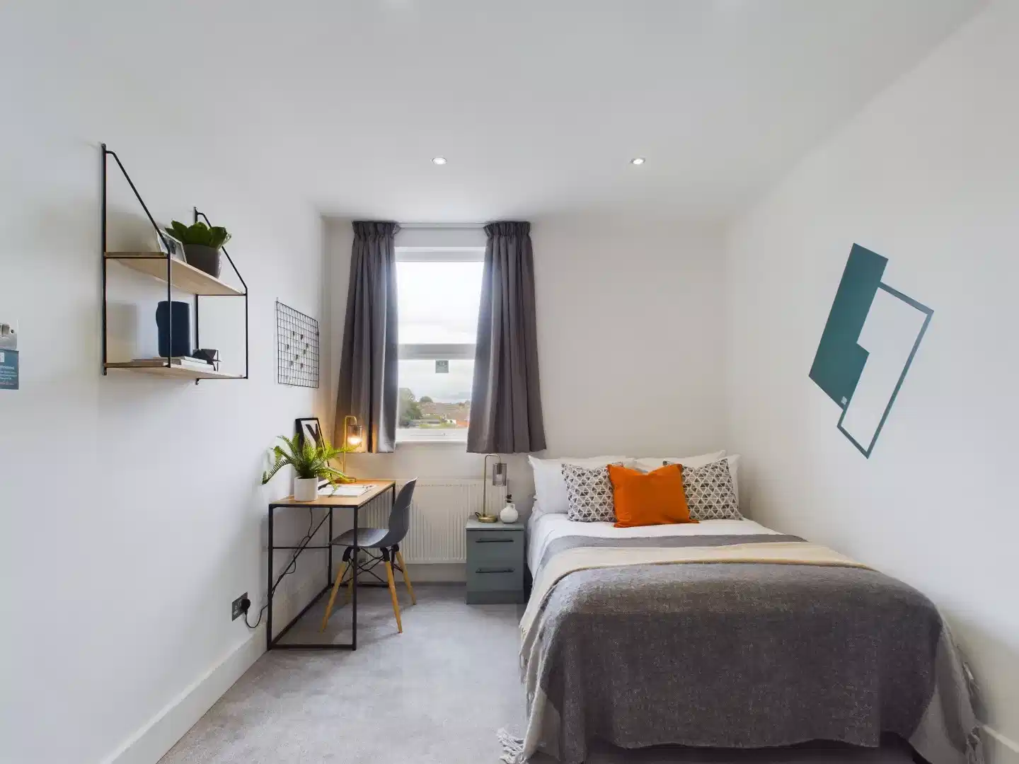 7 Bedroom House - Bedroom