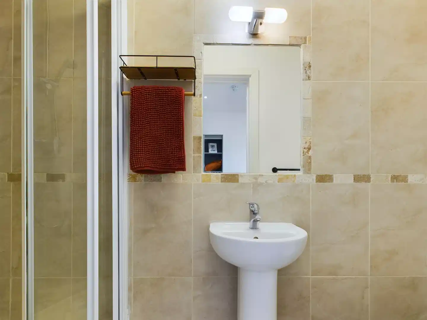 7 Bedroom House - Bathroom